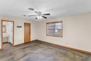 5629 US-59, Edna, TX 77957 - Photo 33