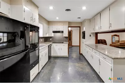 5629 Us-59, Edna, TX 77957 - Photo 33