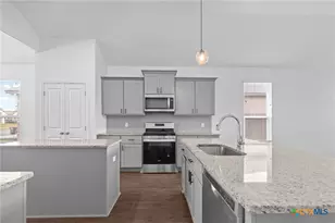 103 Dripping Spring, Victoria, TX 77904 - Photo 7