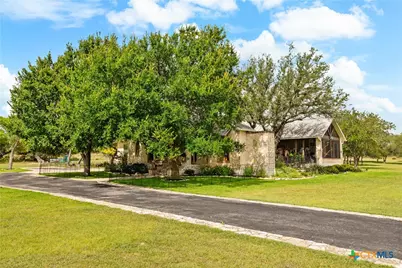 204 Kendall Jackson, Comfort, TX 78013 - Photo 5