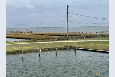 219 Bayshore Drive, Palacios, TX 77465 - Photo 9