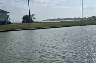 219 Bayshore Dr, Palacios, TX 77465 - Photo 7