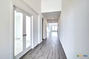 762 Groudsel Ave, New Braunfels, TX 78130 - Photo 9