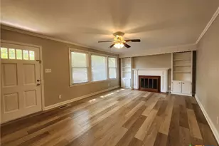 564 Laurel Ln, New Braunfels, TX 78130 - Photo 3