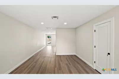 715 W Hopkins Street #104, San Marcos, TX 78666 - Photo 19