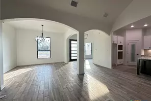 818 Eagle Hts Dr, Salado, TX 76571 - Photo 5