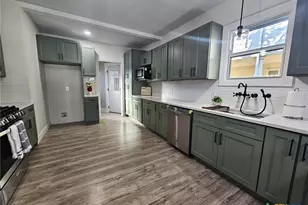 624 S Austin St, Seguin, TX 78155 - Photo 11