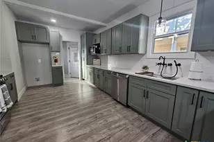 624 S Austin St, Seguin, TX 78155 - Photo 11