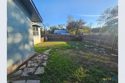 624 S Austin Street, Seguin, TX 78155 - Photo 37