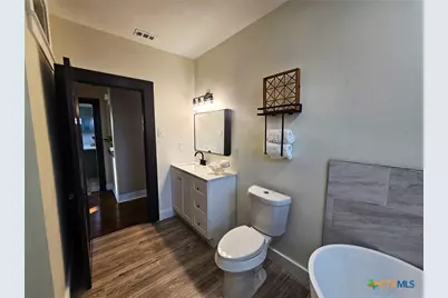 624 S Austin Street, Seguin, TX 78155 - Photo 29