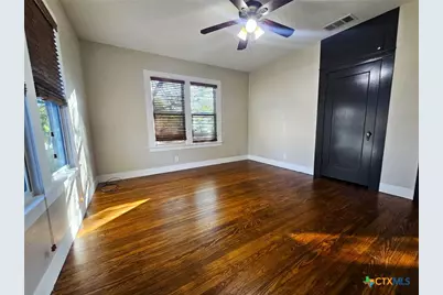 624 S Austin Street, Seguin, TX 78155 - Photo 33