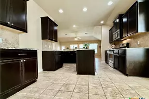 237 Cobble Stone Ct, Victoria, TX 77904 - Photo 9