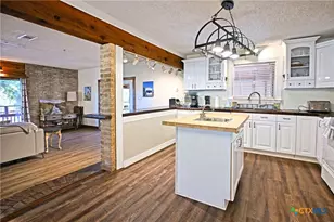 1683 Kuehler Ave, New Braunfels, TX 78130 - Photo 9