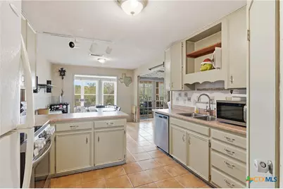 384 Waterway Pass, New Braunfels, TX 78130 - Photo 13