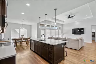 103 Beacon Ln, Victoria, TX 77904 - Photo 9