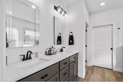 103 Beacon Lane, Victoria, TX 77904 - Photo 13