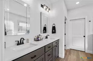 103 Beacon Ln, Victoria, TX 77904 - Photo 13