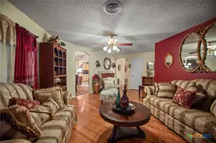 218 Burnet St, Port Lavaca, TX 77979 - Photo 5