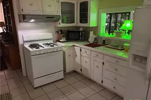 402 E Ireland, Seguin, TX 78155 - Photo 7