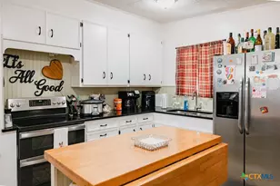 801 Fern Ln, Victoria, TX 77904 - Photo 13