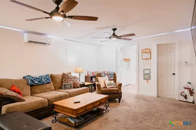 801 Fern Lane, Victoria, TX 77904 - Photo 9