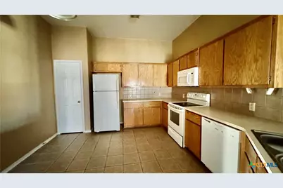 212 Dale Earnhardt Drive #B, Harker Heights, TX 76548 - Photo 5