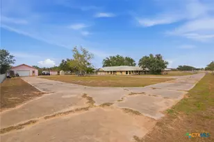 1720 Lower Mission Valley Rd, Victoria, TX 77905 - Photo 25