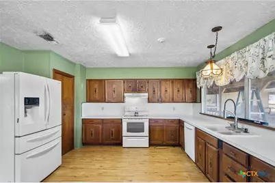 1720 Lower Mission Valley Road, Victoria, TX 77905 - Photo 9