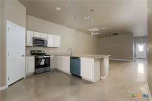 408 W Avenue C, Copperas Cove, TX 76522 - Photo 3