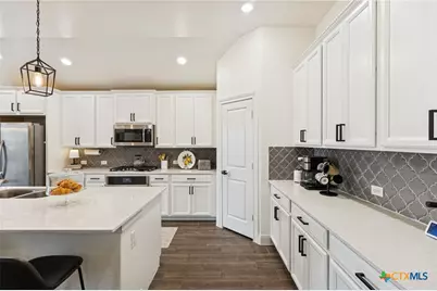 390 Nightshade Trail, New Braunfels, TX 78132 - Photo 15