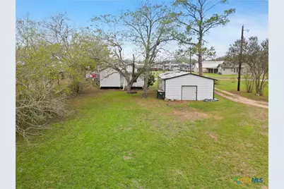 107 Mulberry Street, Hallettsville, TX 77964 - Photo 21