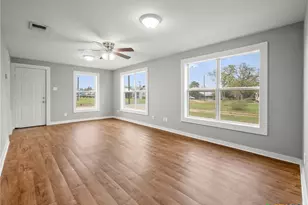 107 Mulberry St, Hallettsville, TX 77964 - Photo 9