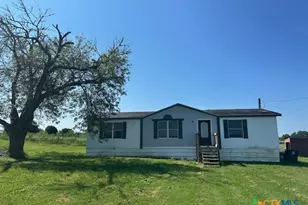 1212 Babylon Ln, Schulenburg, TX 78956 - Photo 3