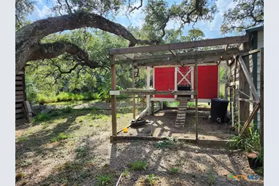 96 Reeves Ranch Road, Victoria, TX 77905 - Photo 11