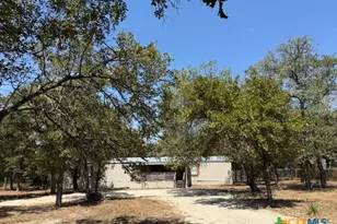 263 Hickory Hill Dr, La Vernia, TX 78121 - Photo 1
