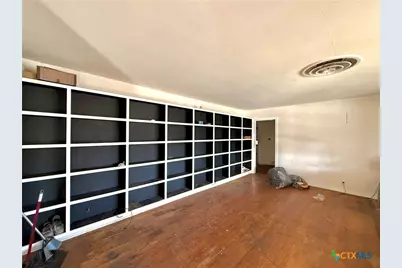 615 Locke Street, Woodsboro, TX 78393 - Photo 5