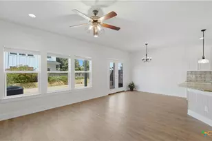 223 Sapphire, New Braunfels, TX 78130 - Photo 13