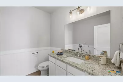 223 Sapphire, New Braunfels, TX 78130 - Photo 7