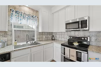 223 Sapphire, New Braunfels, TX 78130 - Photo 9