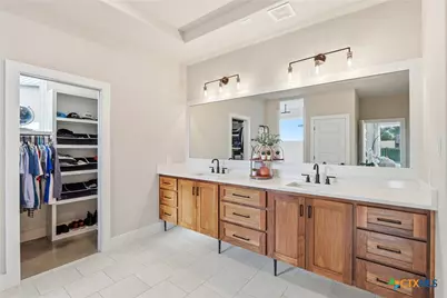 5721 Dry Comal Drive, New Braunfels, TX 78132 - Photo 23