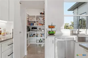 5721 Dry Comal Dr, New Braunfels, TX 78132 - Photo 17