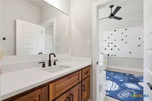 5721 Dry Comal Dr, New Braunfels, TX 78132 - Photo 29