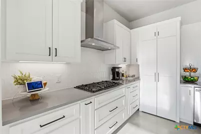 5721 Dry Comal Drive, New Braunfels, TX 78132 - Photo 13