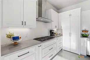 5721 Dry Comal Dr, New Braunfels, TX 78132 - Photo 13