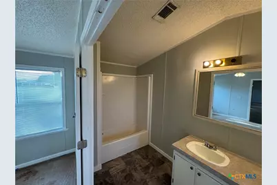 95 Hunters Circle, Victoria, TX 77905 - Photo 7