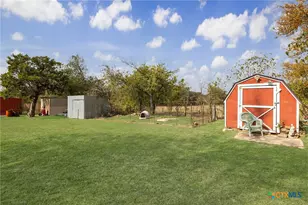 2228 University Dr, Belton, TX 76513 - Photo 23