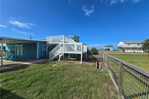 8 Mesquite St, Palacios, TX 77465 - Photo 31