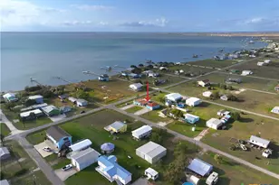 8 Mesquite St, Palacios, TX 77465 - Photo 7