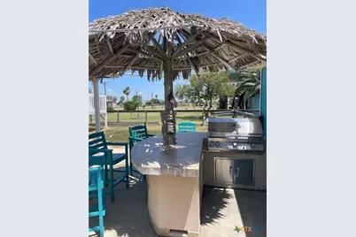 8 Mesquite Street, Palacios, TX 77465 - Photo 5