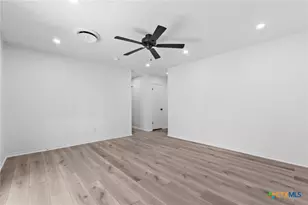 609 S 25th St, Copperas Cove, TX 76522 - Photo 5